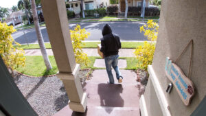 Charleston Package Theft Alert: Downtown Charleston Sees Uptick—How Smart Cameras and Door Sensors Can Help